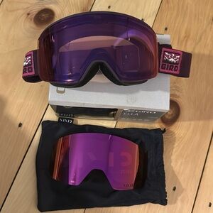 Brand new GIRO Ella Goggles w second lens